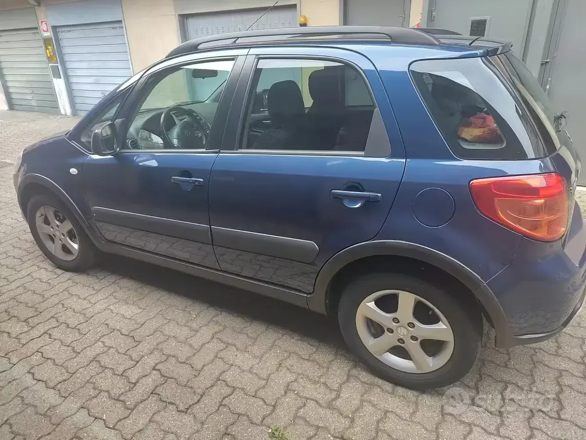 Usata Suzuki SX4 107 CV (78 kW) 2009 Viola SUV
