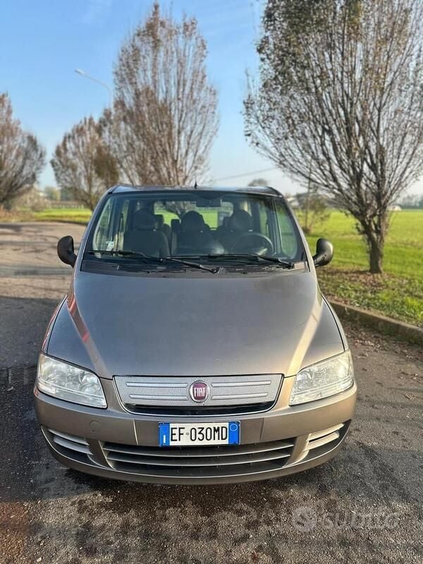 Usata 2010 Fiat Multipla Monovolume | 2250 € (Buon prezzo) - Immagine 1/4