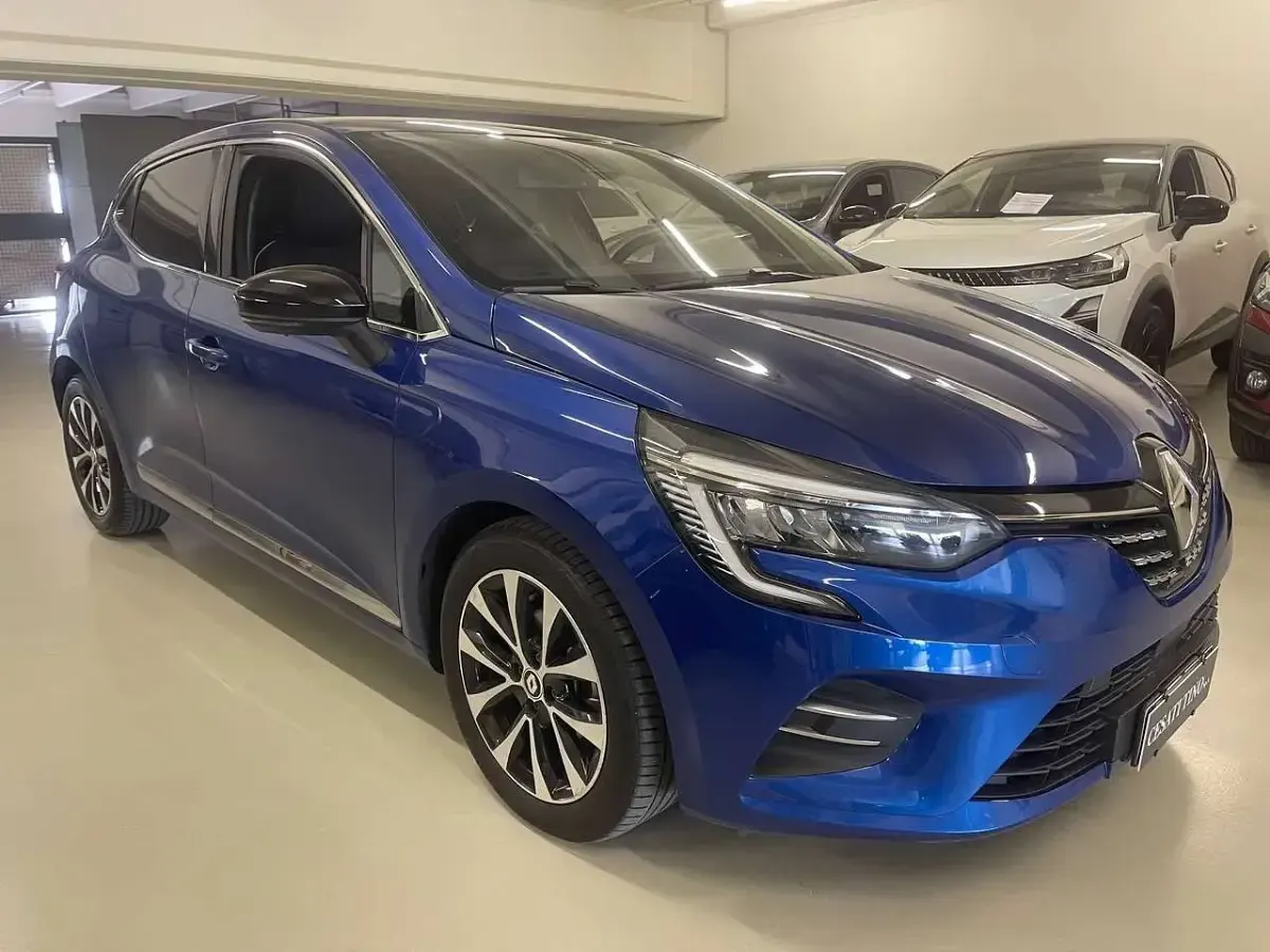 Usata Renault Clio V 101 CV (74 kW) 2023 Blu/azzurro Berlina