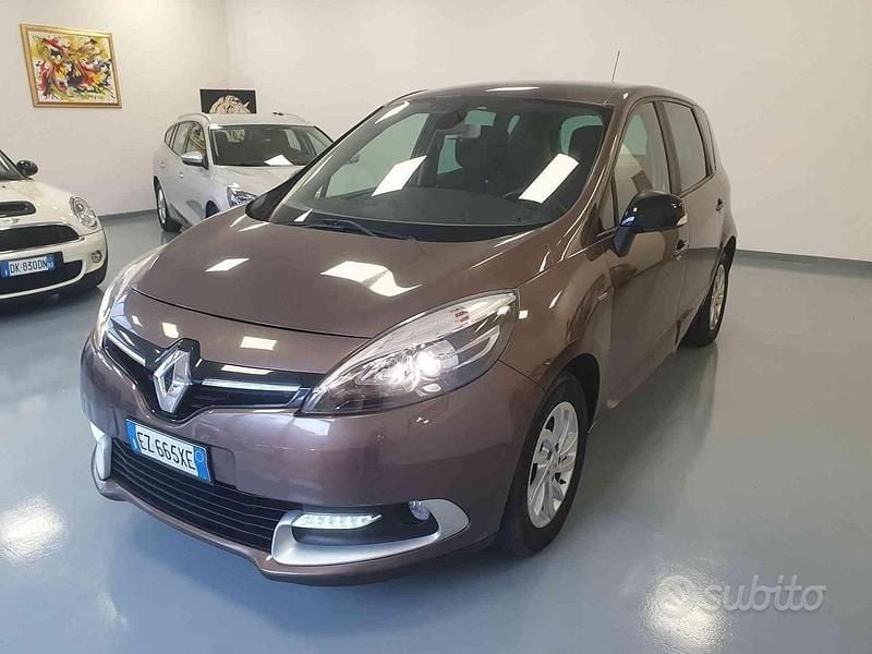 Usata Renault Scénic III LIMITED 110 CV (80 kW) 2015 Marrone Monovolume