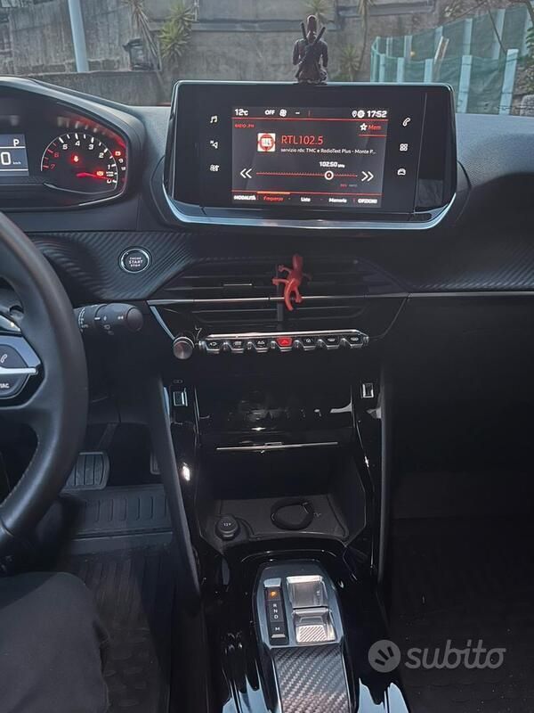 Usata Peugeot 2008 Allure 131 CV (96 kW) 2023 Grigio SUV