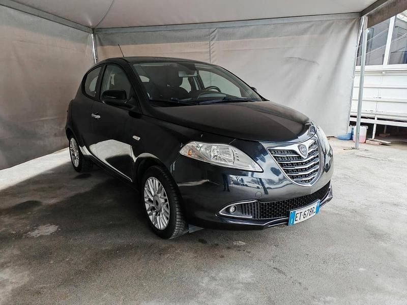 Usata Lancia Ypsilon S 95 CV (69 kW) 2013 Nero Utilitaria