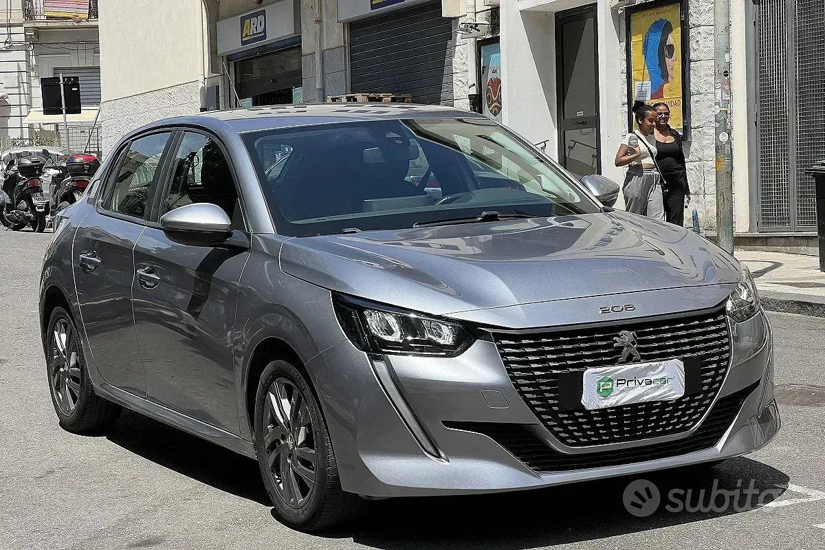 Usata Peugeot 208 Active 102 CV (75 kW) 2021 Grigio Utilitaria