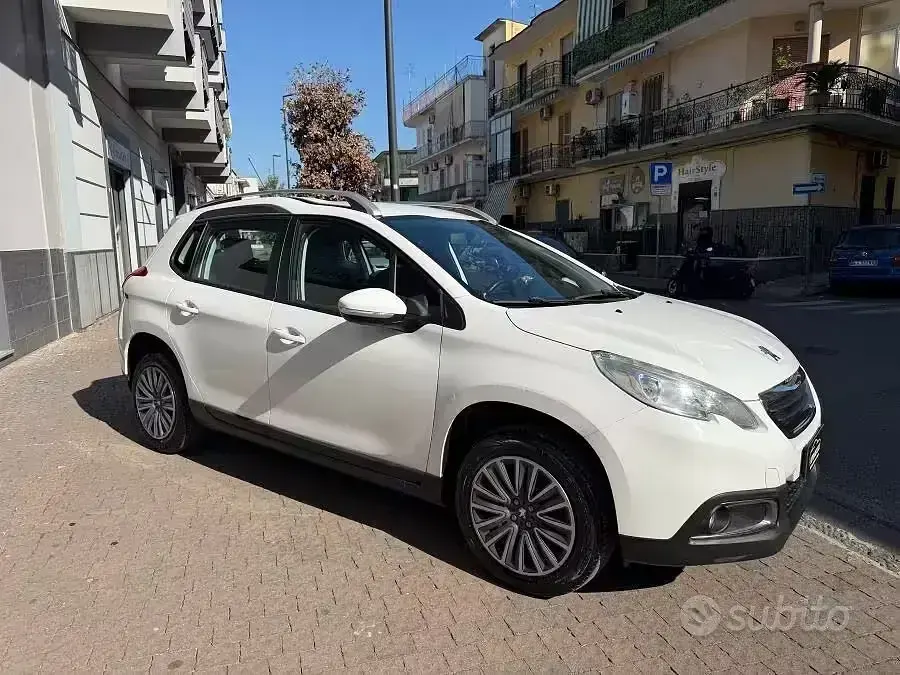 Usata Peugeot 2008 Allure 82 CV (60 kW) 2015 Bianco SUV