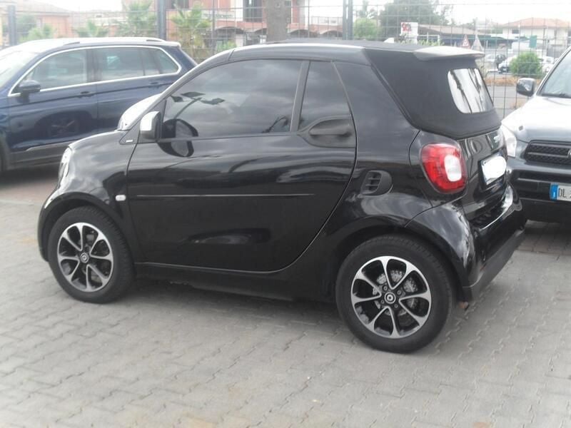 Nero Usata 2017 Smart ForTwo Cabrio Passion Cabrio | 16.500 € (Molto cara) - Immagine 1/4