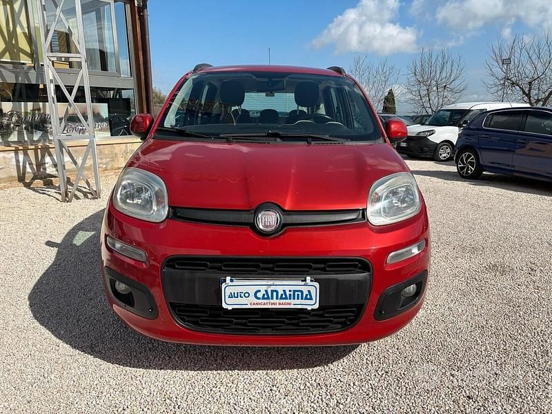 Usata Fiat Panda Lounge 69 CV (50 kW) 2013 Rosso Utilitaria