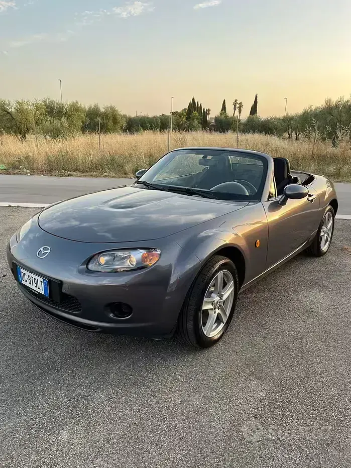 Usata Mazda MX5 126 CV (92 kW) 2007 Grigio Cabrio