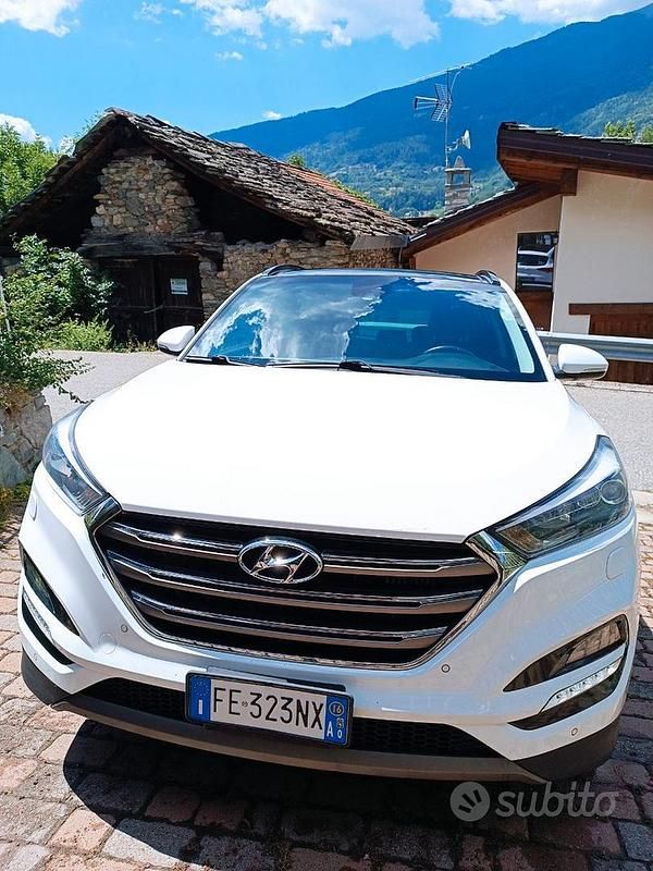 Usata Hyundai Tucson Xpossible 136 CV (100 kW) 2016 Bianco SUV