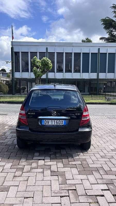Usata Mercedes A180 Elegance 109 CV (80 kW) 2009 Nero Monovolume