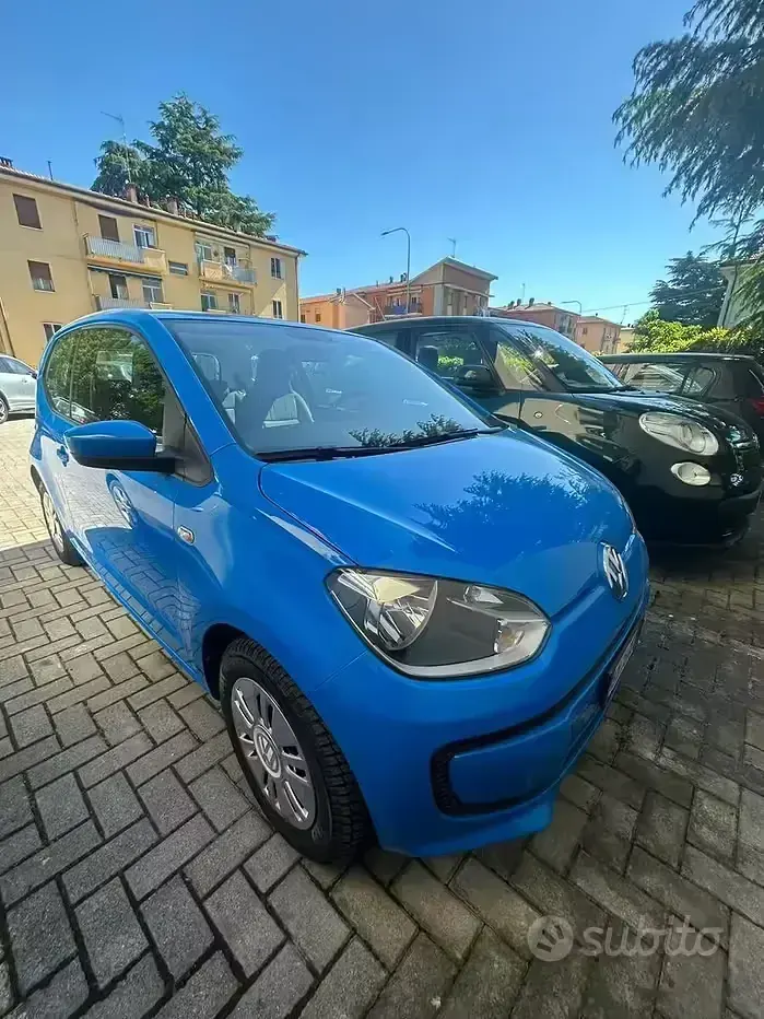 Usata VW up! 2014 Blu Utilitaria