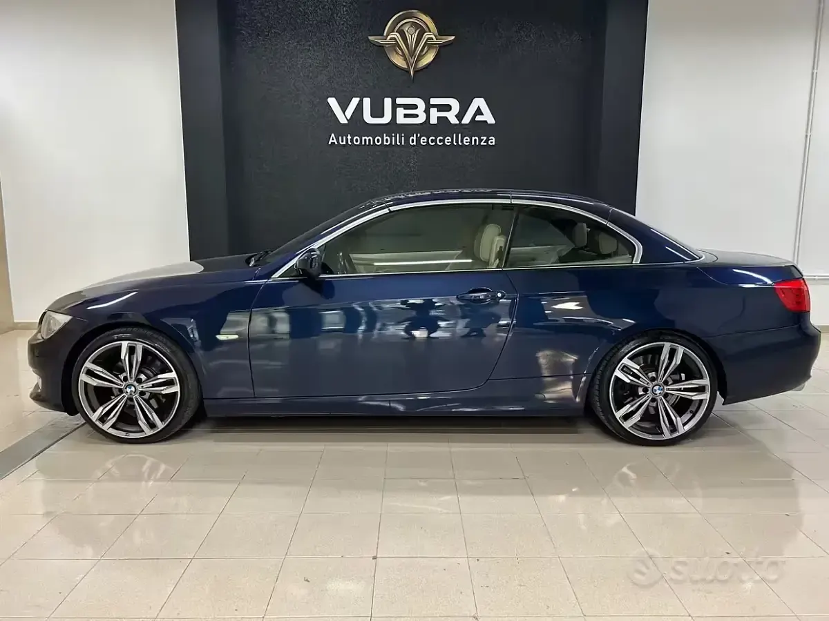 Usata BMW 330 Cabriolet 245 CV (180 kW) 2011 Blu Cabrio