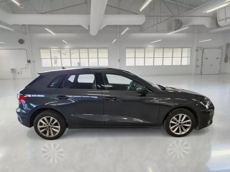 Usata Audi A3 Business 150 CV (110 kW) 2021 Grigio Berlina