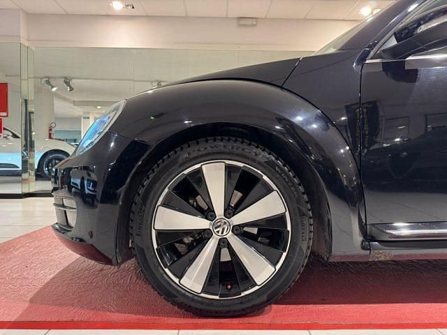Usata VW Beetle Sportline 140 CV (102 kW) 2013 Nero Utilitaria