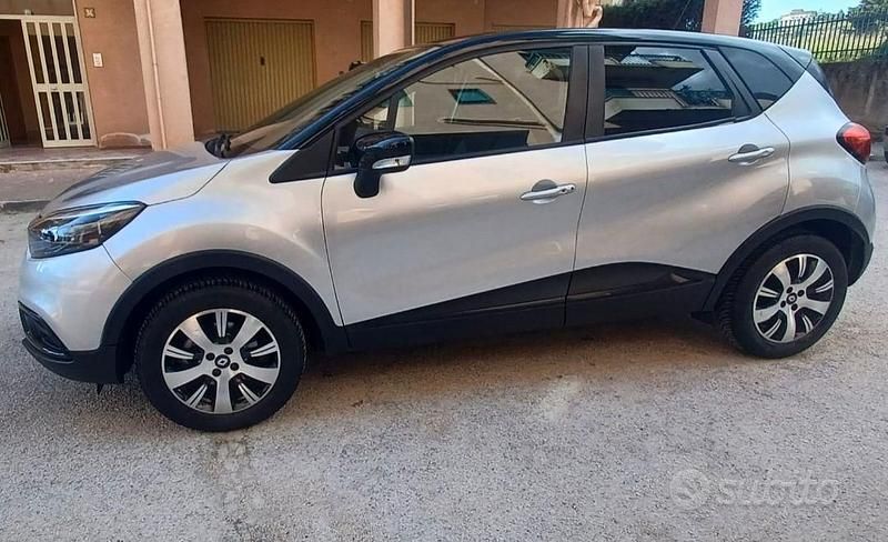 Usata Renault Captur 90 CV (66 kW) 2015 Grigio SUV