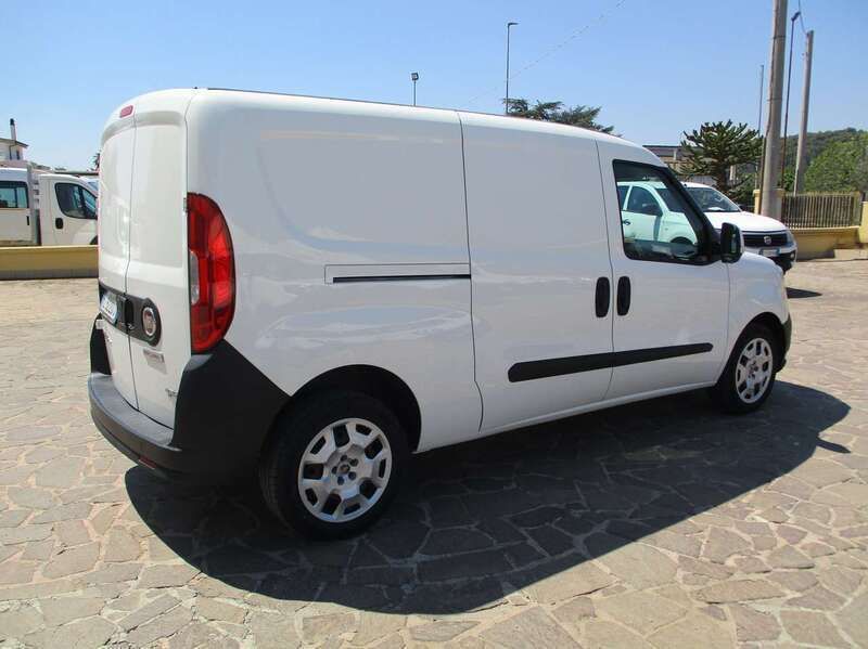 Usata Fiat Doblò 120 CV (88 kW) 2017 Bianco Monovolume