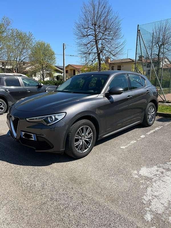 Usata Alfa Romeo Stelvio Business 190 CV (139 kW) 2021 Grigio SUV