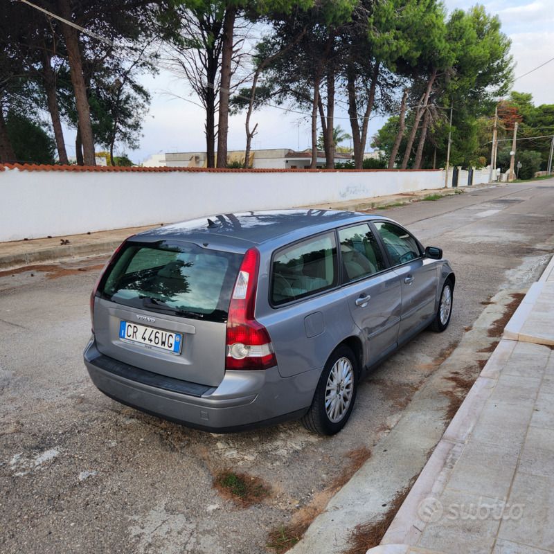 Usata Volvo V50 136 CV (100 kW) 2004 Grigio Station wagon