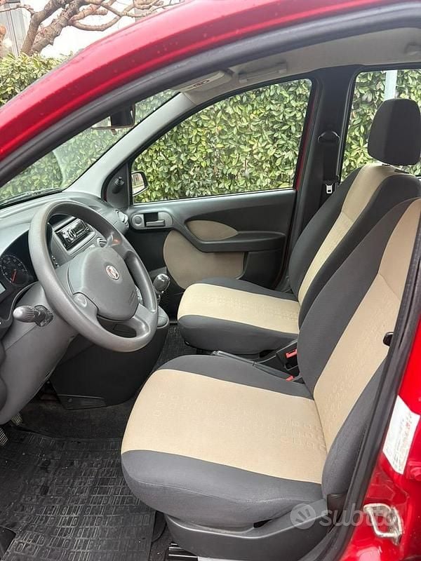 Begagnad Fiat Panda Dynamic 60 HK (44 kW) 2008 Röd Sedan