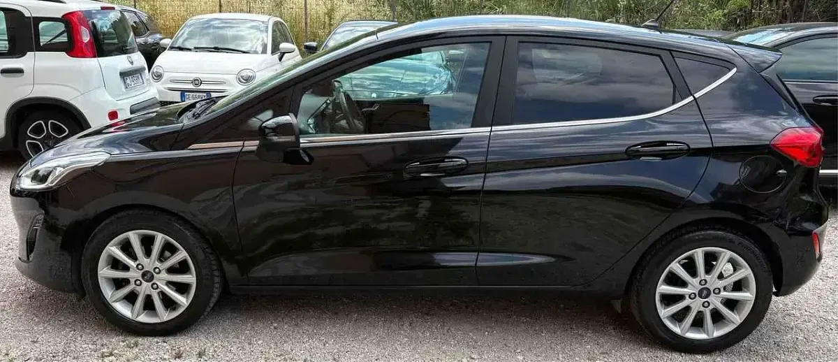 Usata Ford Fiesta Titanium 101 CV (74 kW) 2017 Nero Utilitaria