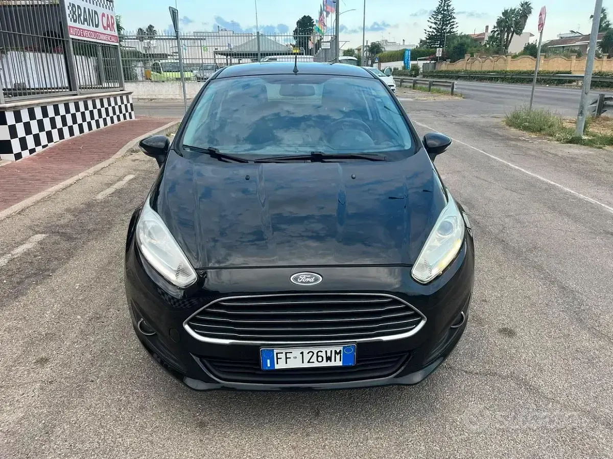 Usata Ford Fiesta Titanium 95 CV (69 kW) 2016 Nero Utilitaria