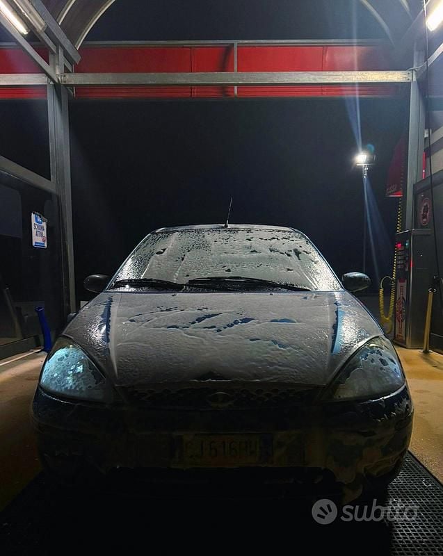 Usata Ford Focus 115 CV (84 kW) 2003 Blu Berlina