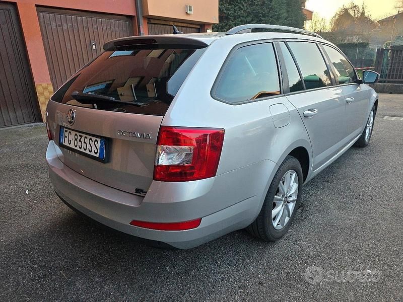 Usata Skoda Octavia Executive 110 CV (80 kW) 2016 Grigio Utilitaria