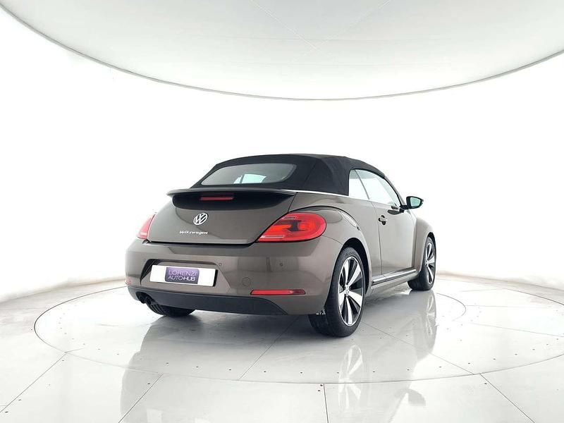 Usata VW Beetle Cabriolet Sportline 140 CV (102 kW) 2014 Marrone metallizzato Cabrio