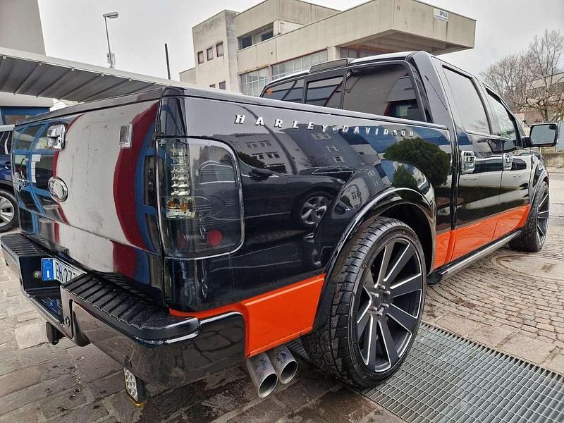 Usata Ford V8 305 CV (224 kW) 2007 Nero SUV