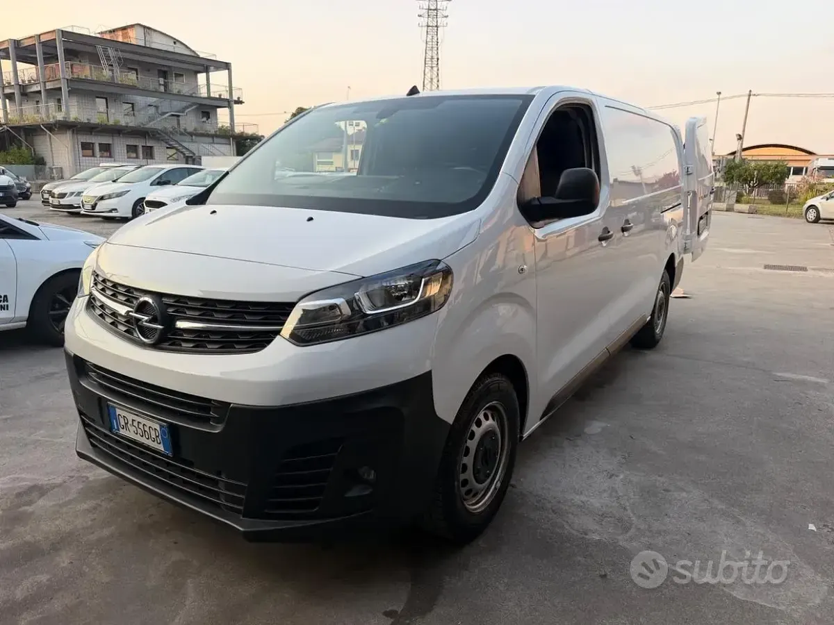 Usata Opel Vivaro-e Combi S 102 CV (75 kW) 2023 Bianco Monovolume