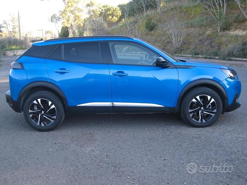 Usata Peugeot 2008 Allure 130 CV (95 kW) 2023 Blu SUV