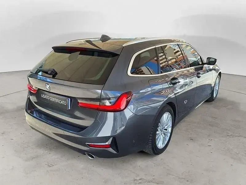 Usata BMW 320e Luxury Line 190 CV (139 kW) 2021 Grigio Station wagon