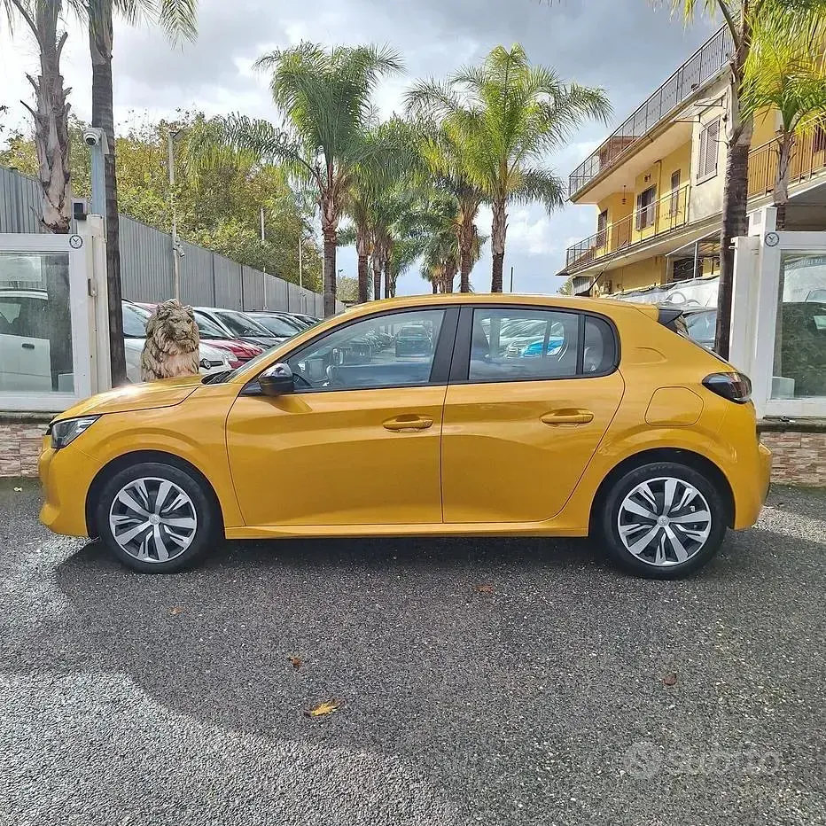 Usata Peugeot 208 Active 101 CV (74 kW) 2023 Giallo Utilitaria