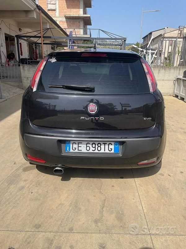 Usata Fiat Punto 120 CV (88 kW) 2010 Nero Utilitaria