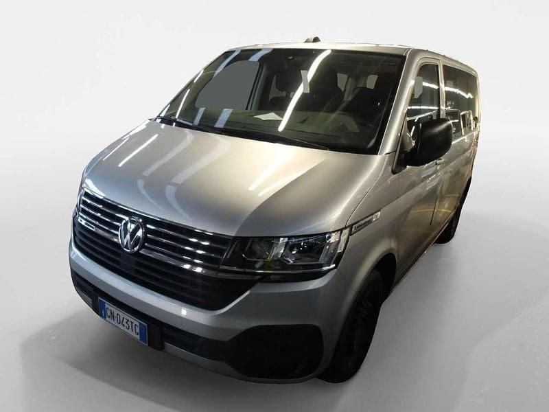 Usata VW Caravelle Comfortline 150 CV (110 kW) 2023 Argento Monovolume