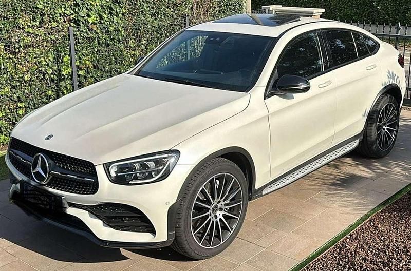Usata Mercedes GLC220 AMG 194 CV (142 kW) 2021 Bianco Coupé