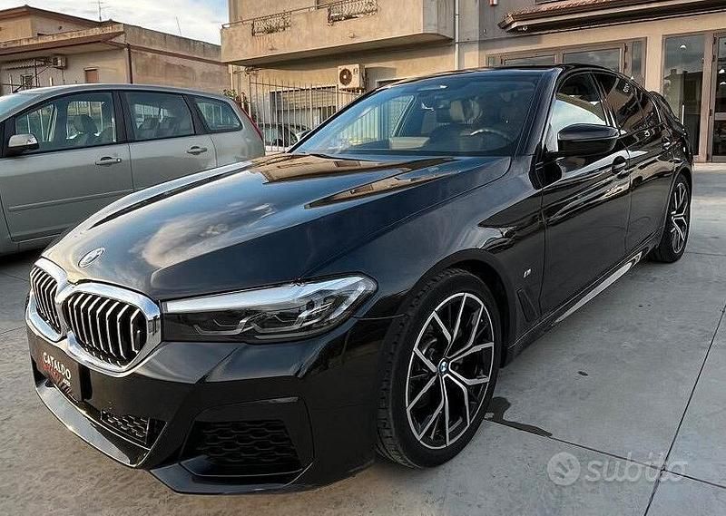 Nero Usata 2022 BMW 520 M Sport Tre volumi | 42.000 € (Molto cara) - Immagine 1/4