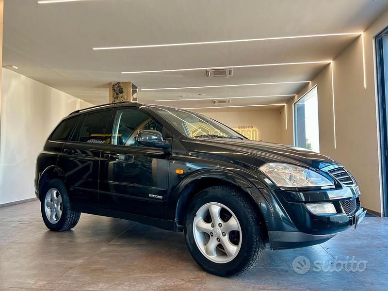 Usata SsangYong Kyron 141 CV (103 kW) 2010 Nero SUV