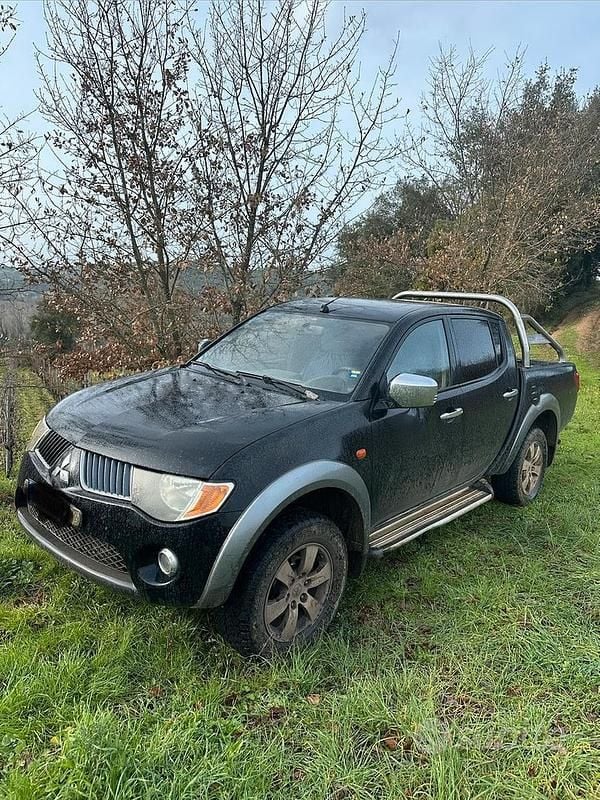 Usata Mitsubishi L200 136 CV (100 kW) 2006 Nero Pick-up