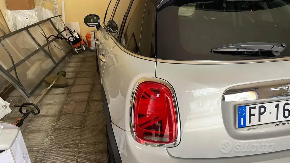 Usata Mini Cooper D 116 CV (85 kW) 2018 Utilitaria