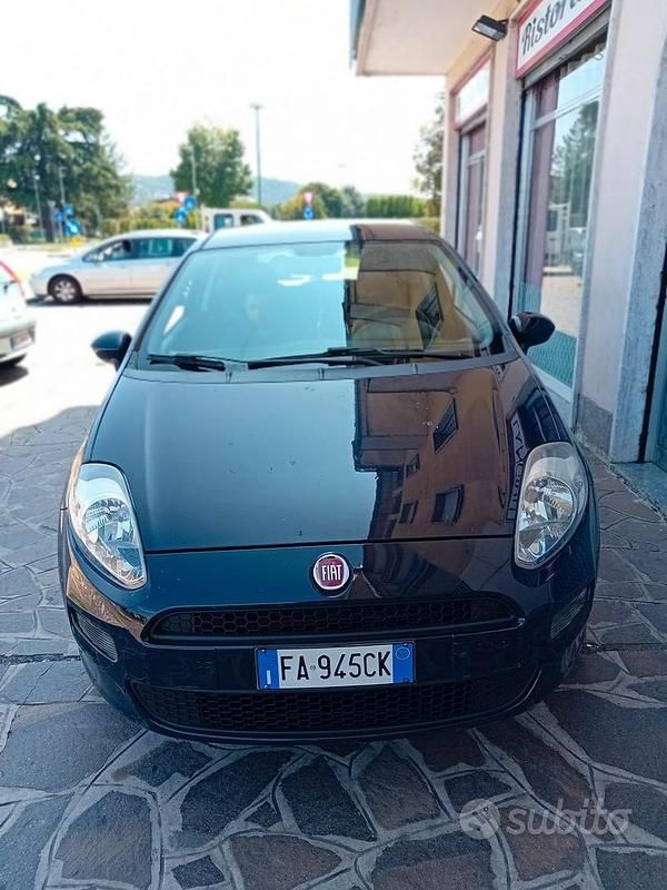 Usata 2015 Fiat Grande Punto Due volumi | 2700 € (Super prezzo) - Immagine 1/4