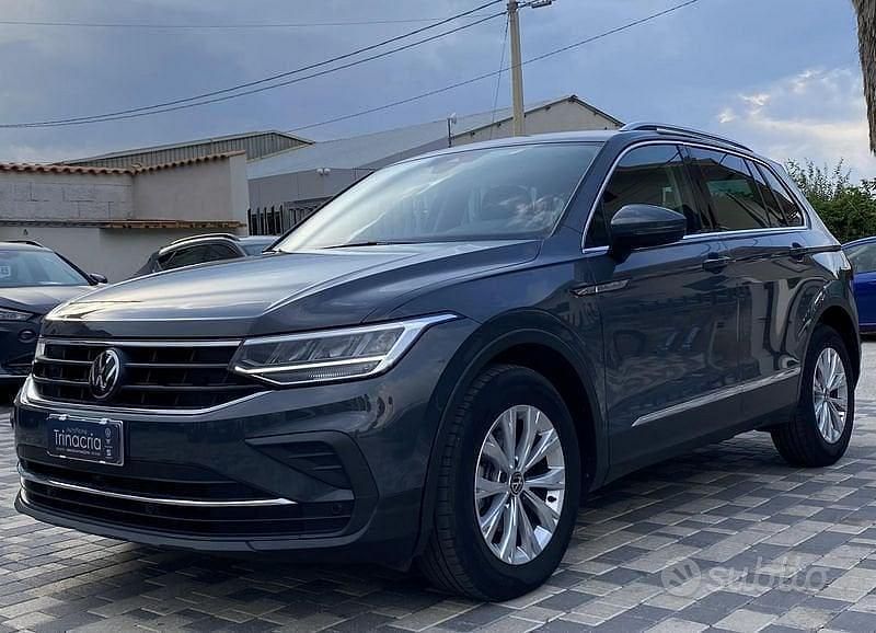 Usata VW Tiguan Life 150 CV (110 kW) 2024 Grigio SUV