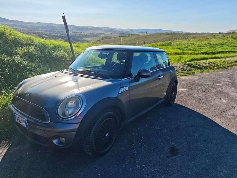 Begagnad Mini ONE 75 HK (55 kW) 2010 Grå Halvkombi