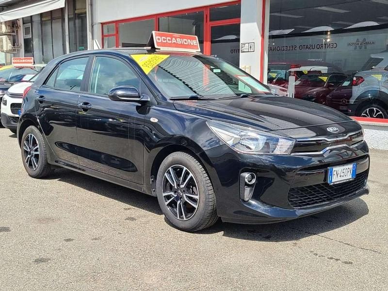 Nero Usata 2018 Kia Rio Active Tre volumi | 9950 € (Cara) - Immagine 1/4
