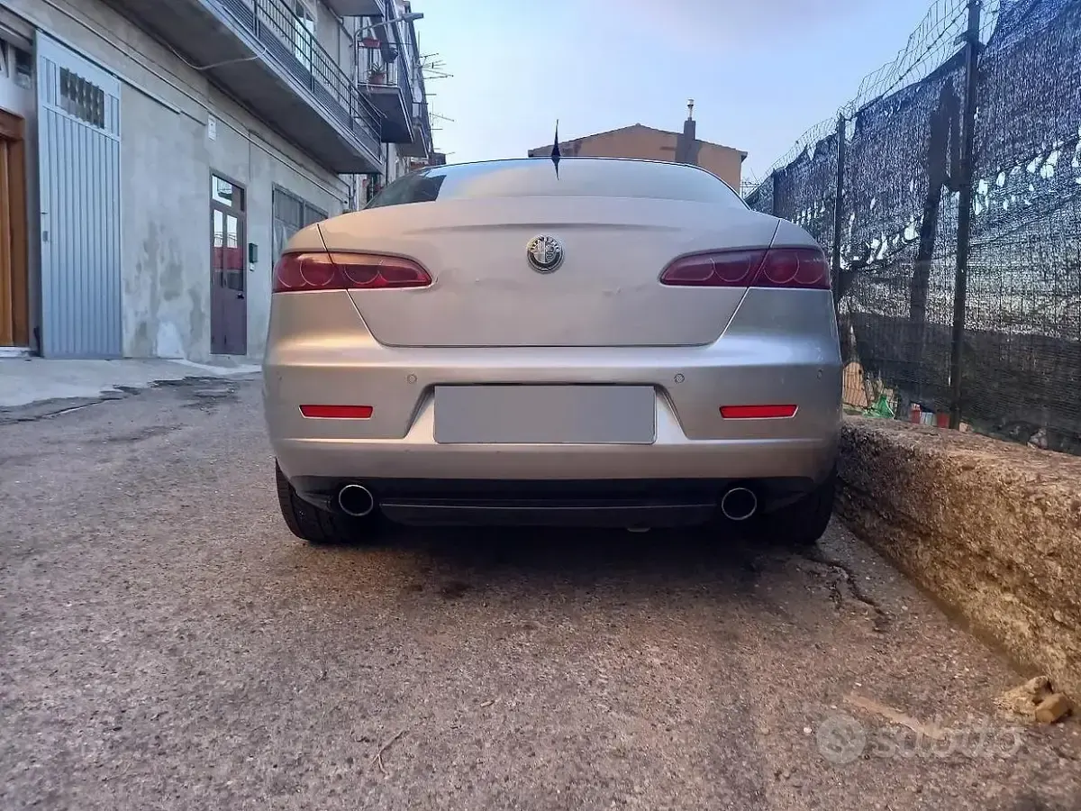 Usata Alfa Romeo 159 Ti 150 CV (110 kW) 2006 Grigio Berlina
