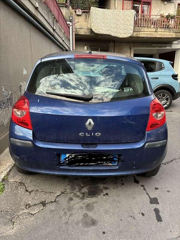 Usata 2007 Renault Clio II Berlina | 1000 € (Super prezzo) - Immagine 1/4