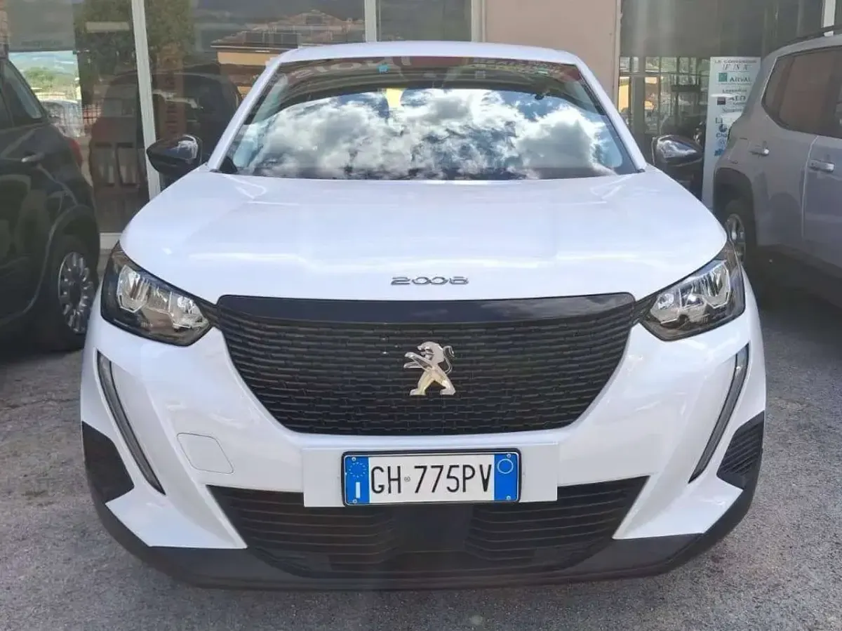 Usata Peugeot 2008 Active 131 CV (96 kW) 2021 Bianco SUV