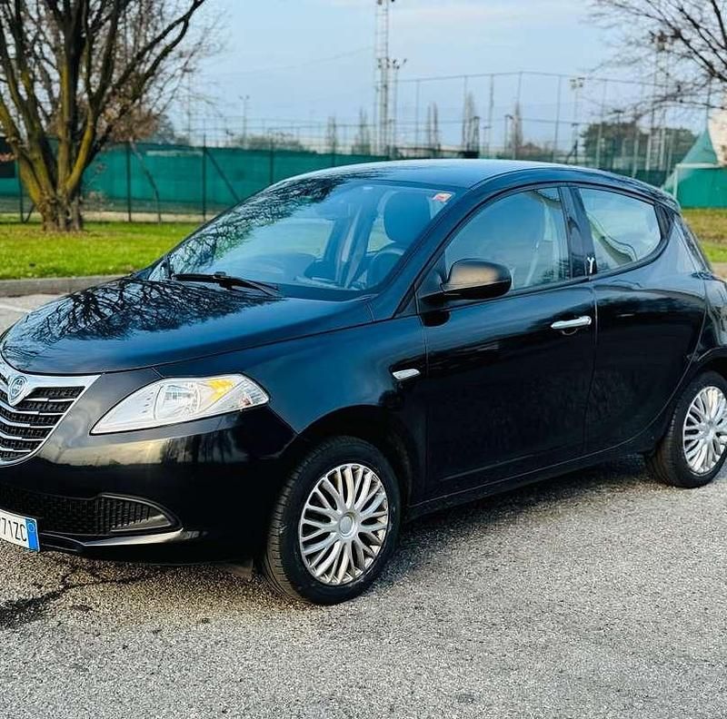 Usata Lancia Ypsilon Platinum 69 CV (50 kW) 2014 Utilitaria
