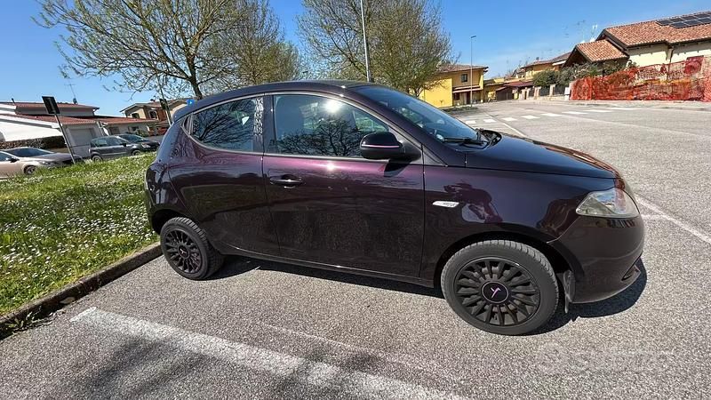 Usata Lancia Ypsilon 85 CV (62 kW) 2013 Utilitaria