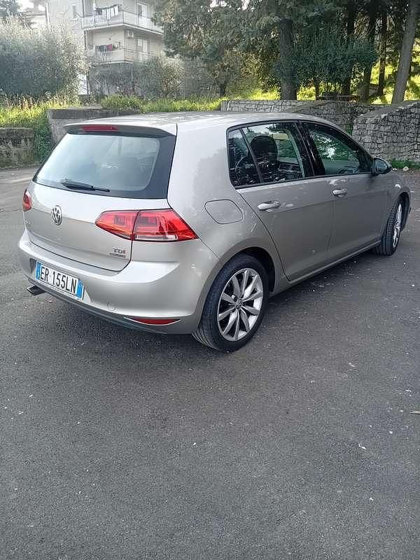 Usata VW Golf VII Highline 105 CV (77 kW) 2013 Berlina