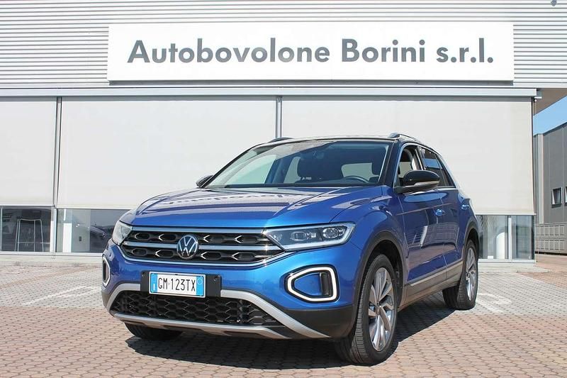 Usata VW T-Roc Style 150 CV (110 kW) 2023 Blu ravenna / tetto nero SUV